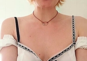 Blonde teen vicki toy fuck her shave sex holes