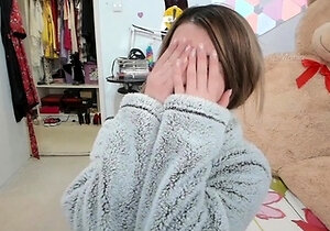 Amateur young teen solo masturbation on her livingroom