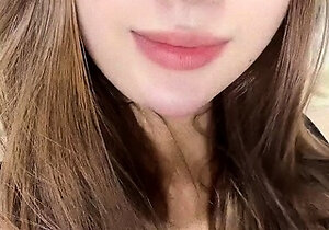 Amateur Webcam Teen Masturbates And Teases