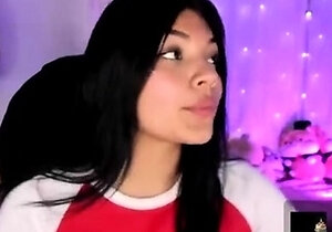 Amateur Webcam Teen Masturbates And Teases