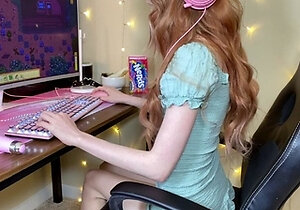 Hot teen fingers and toys her shaved pussy