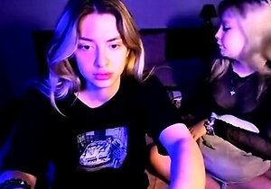 blondes_with_glasses webcam video from Stripchat [April