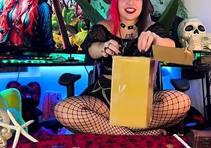 Unboxing and Riding the Giant Tentacle Cosplay Sex Toy