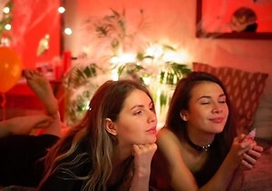 Amateur Teen Lesbians Kissing