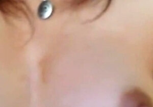 Lin (19, hairy pussy) masturbates so horny