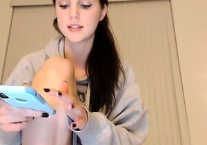 Hot amateur webcam teen masturbates for their fans