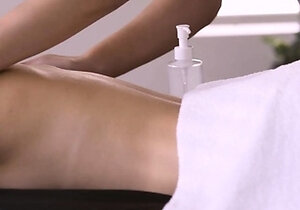 Kinky Spa - Avery Black &amp; Kimora Quin