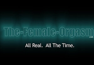 Petite small tit babe with perfect pussy masturbates