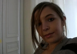 Cute amateur webcam teen girl toying pussy on webcam