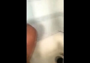 Alicya Ribeiro no banho fazendo um boquete gostoso