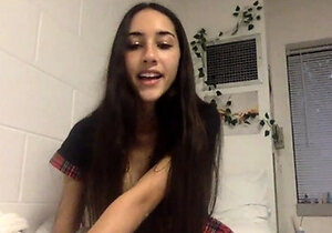 Brunette Solo Webcam Masturbation