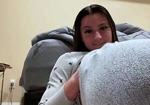 Amateur Webcam Teen Masturbates And Teases