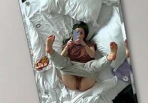Amateur Webcam Teen Masturbates And Teases