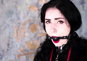 Brunette amateur teen masturbate to her boyfriend