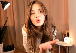 Hot amateur webcam teen masturbates for their fans