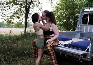 outdoor lesbians licking holes