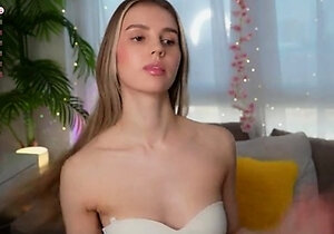 Amateur Webcam Cute Teen Plays Solo with Big Dildo