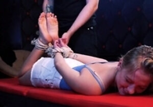 Small titted brunette teen fingering on the bed