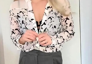 Alise Williams aka alisewilliams OnlyFans - Happy Friday my