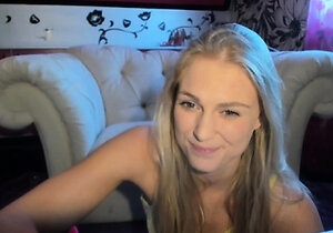 Amateur Webcam Cute Teen Plays Solo with Big Dildo