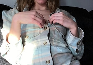 Amateur Webcam Teen Masturbates And Teases