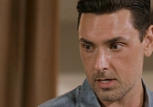 Athena show her stepdad and stepbro what she got