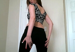 Hot amateur webcam teen masturbates for their fans