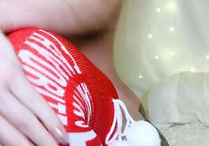 Amateur young teen solo masturbation on her livingroom