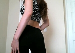 Hot amateur webcam teen masturbates for their fans