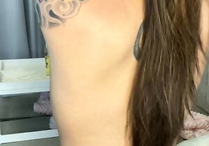 Cute amateur webcam teen girl toying pussy on webcam