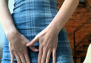 Small titted brunette teen fingering on the bed