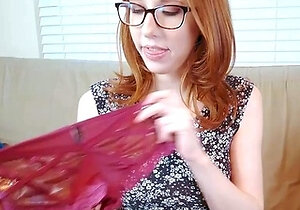 Amateur Webcam Teen Masturbates And Teases