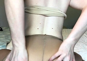 Amateur Teen Dances and Teases Solo on cam