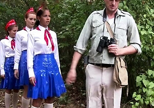 Amateur teen girlfriend outdoor action with anal action