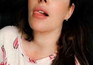Heidi Foxx aka heidivandertrump OnlyFans - Just woken up