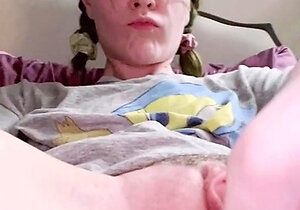 Cute amateur webcam teen girl toying pussy on webcam