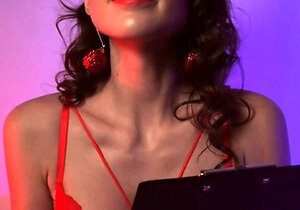 Masturbating loving babe solo toy plays with enthusiasm