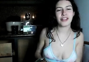 Cute amateur webcam teen girl toying pussy on webcam