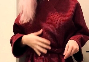 Amateur young teen solo masturbation on her livingroom