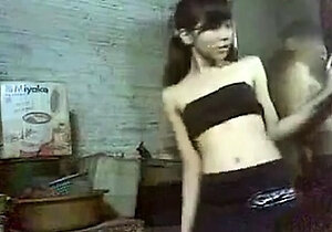 Hot Indonesian Babe Dancing