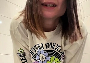 Amateur Blonde Teen Plays Solo with Toy Webcam Porn