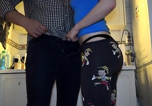 Stepdad fucks muscle babe in bathroom as stress relief from