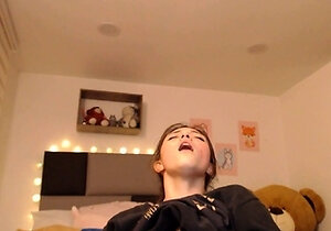 Cute blonde amateur webcam teen masturbating