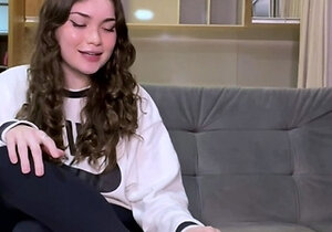 Young amateur teen in solo masturbation getting kinky