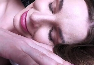 WakeUpNFuck E Arina Shy