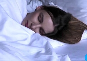 WakeUpNFuck E Arina Shy