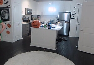 Amateur brunette teen lesbians in bath