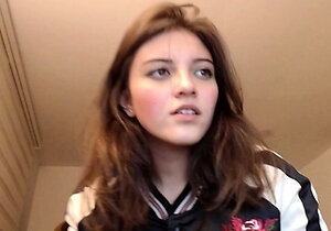 Hot amateur webcam teen masturbates for their fans