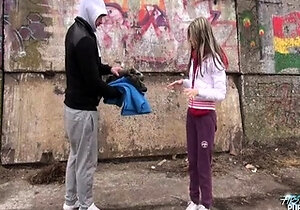 Pretty eurobade gets pounded outside