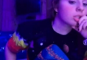 Amateur Webcam Teen Masturbates And Teases